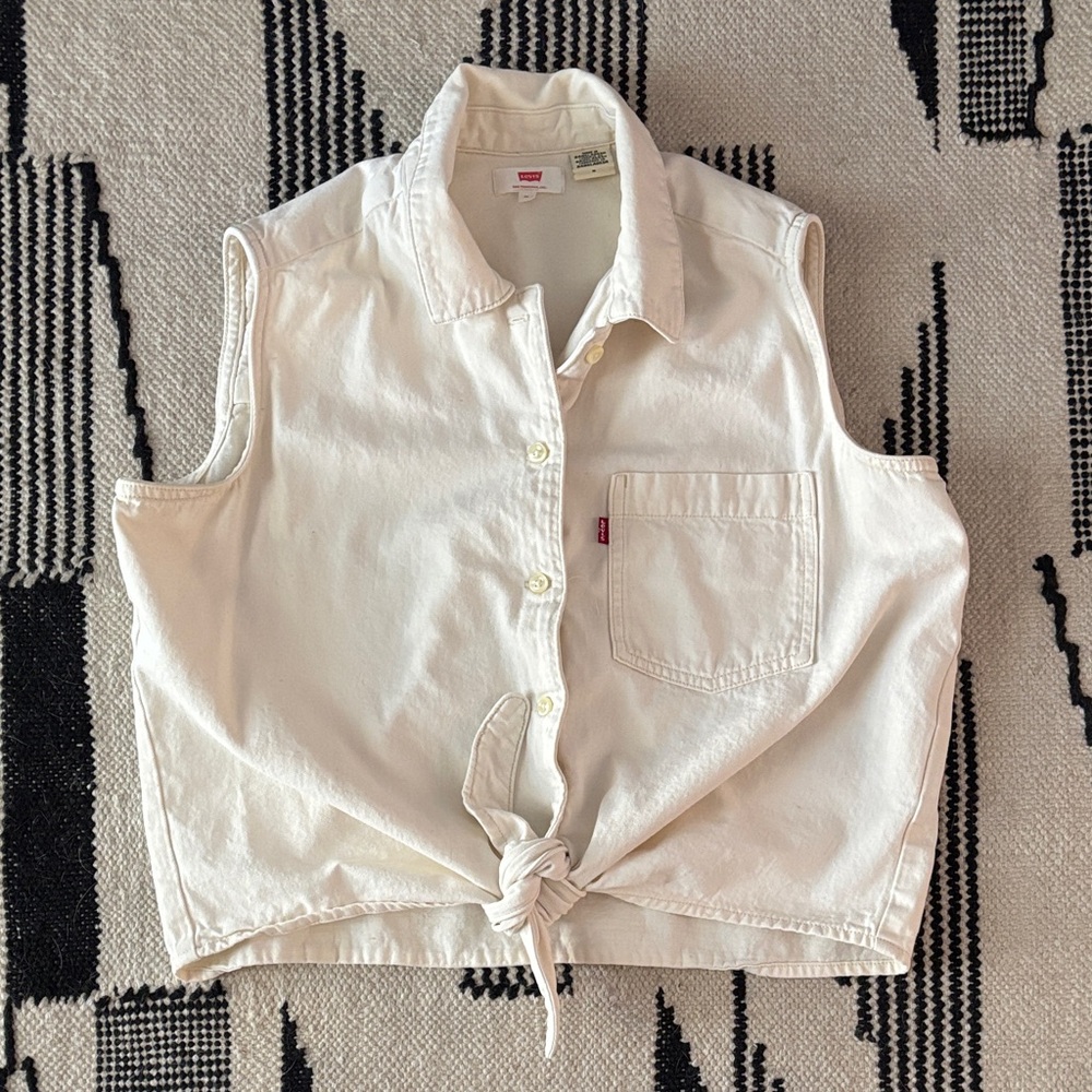 Levi's White Sleeveless Crop Top
